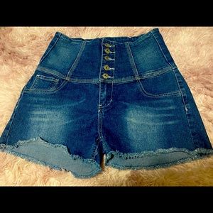 High waits shorts